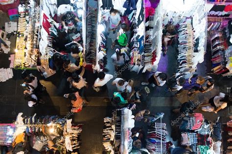 Night market at Siam Square shopping center – Stock Editorial Photo ...