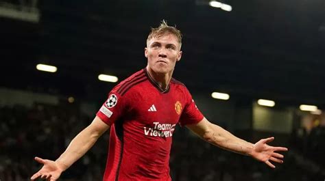 Rasmus Hojlund Leaves Man Utd Fans Speechless As Video From Denmark