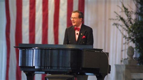 Mark Russell Dead: Piano-Playing Political Satirist Was 90