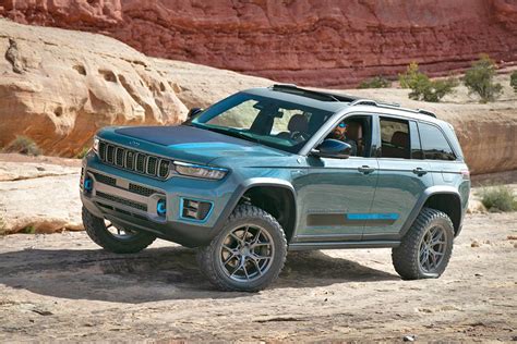 Jeep Grand Cherokee Trailhawk Concept Side Credit Mercedes Lilienthal