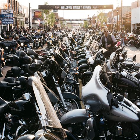 South Dakota Sturgis Motorcycle Rally Attendance | Webmotor.org