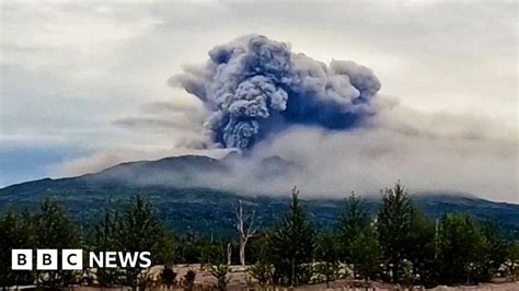 Watch Russian Earthquake Triggers Volcanic Eruption Bbc News