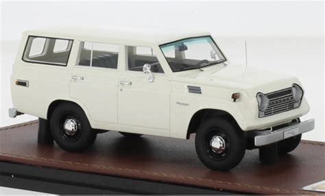 Miniature Toyota Land Cruiser Glm Fj Blanche Voiture