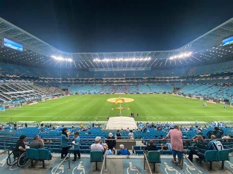 Torcedor leva 12 jogos de punição por ato obsceno na Arena do Grêmio