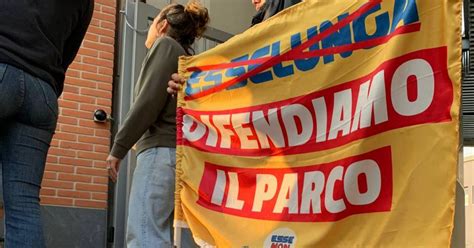 No Alla Cementificazione Protesta Contro La Costruzione Di Un Nuovo