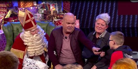 Oeps Paul De Leeuw Verklapt Verrassing In Sinterklaasshow