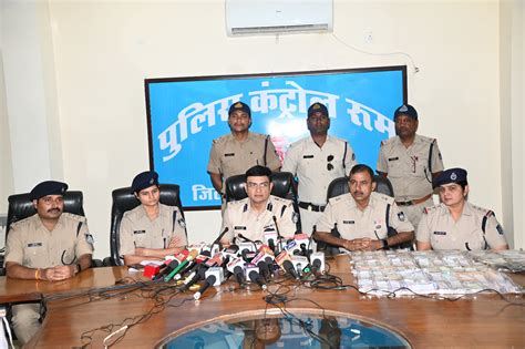 जबलपुर पुलिस ने आरोपी को रीवा से दबोचा 25 लाख रुपए सहित पांच मोबाइल और कार जब्त Jabalpur