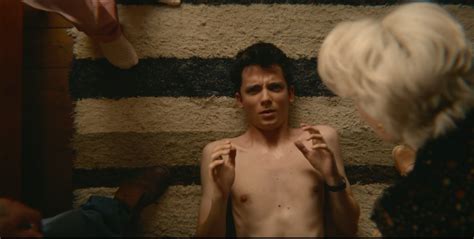 TheStarsComeOutToPlay Asa Butterfield Shirtless In Sex Education