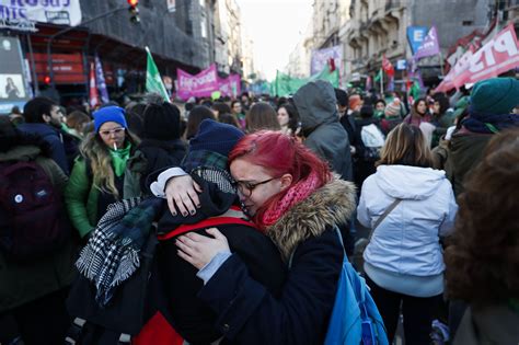 Histórica Victoria Del Movimiento Feminista En Argentina