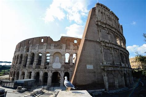 Pasqua Confcommercio Aprile Mese Di Vacanze Per Milioni Ditaliani