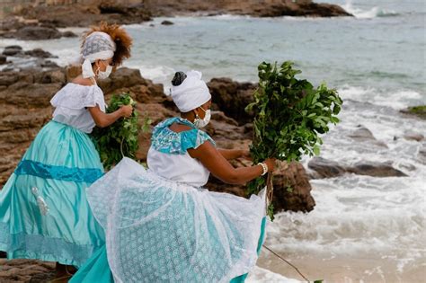 Blue Praia Bar promove festa de Iemanjá feijoada música e tradição