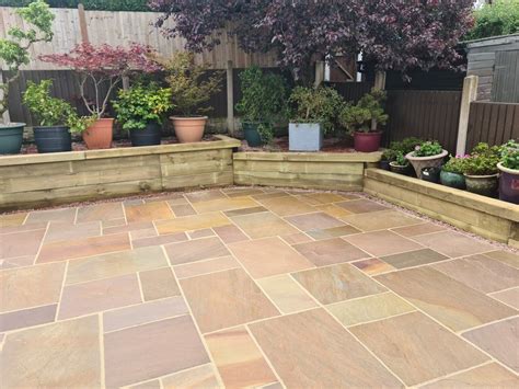 Rippon Buff Mixed Size Natural Sandstone Calibrated 22mm 1952m² Patio