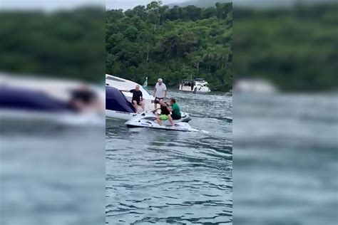 Bolsonaro passeia de lancha e jet ski em Angra dos Reis Veja Metrópoles