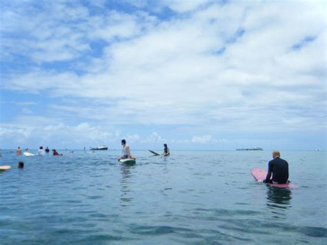 Surfing Waikiki 082011 – thesurfbot