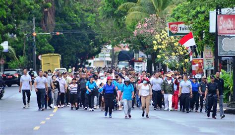 NUSABALI Ribuan Warga Jembrana Ikuti Jalan Santai