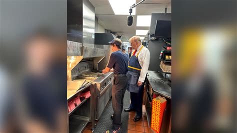 Trump Makes Fries At Pennsylvania Mcdonalds Ive Now Worked For 15