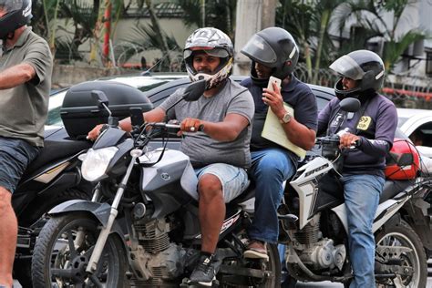 Uber e 99 Moto poucas exigências para ser Uber ou 99 Moto aumentam