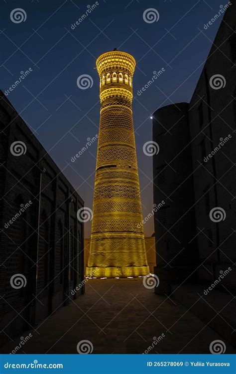 Kalon Or Kalyan Minaret In Po I Kalyan Mosque Complex In Bukhara