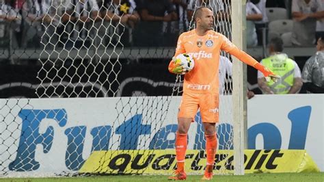 Marcelo Lomba está treinando como jogador de linha do Palmeiras