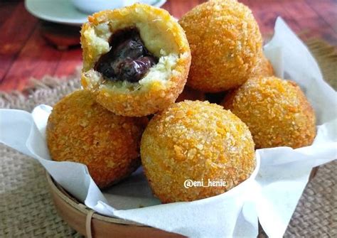 Resep Bola Ubi Crispy Isi Coklat Oleh Eni Henie Cookpad