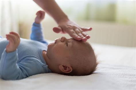 Fieber bei Kindern Wie können Eltern helfen Eltern de