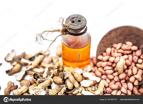 Close Raw Organic Peanuts Ground Nuts Isolated White Its Herbal — Stock