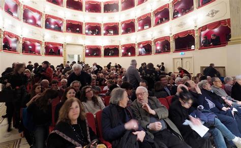 Teatro Impavidi 50 Abbonati Rinunciano Al Rimborso