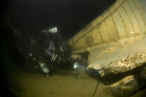 Sunken Bomber In Lake Mead Opens For Guided Tours Las Vegas Review