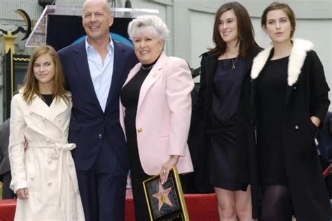 Bruce Willis Ya No Reconoce A Su Madre Y Tiene Un Comportamiento