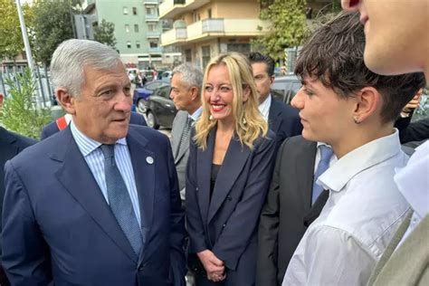 Antonio Tajani In Visita Al Liceo Marconi Di Pescara Reazioni E