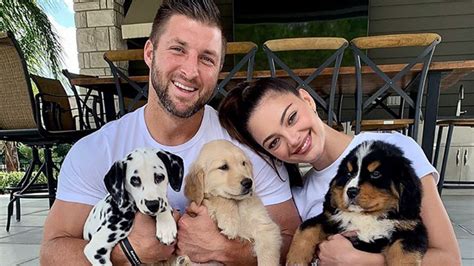 Tim Tebow and his wife Demi-Leigh create Instagram account for their new pups - Good Morning America