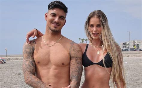 Gabriel Medina e Yasmin Brunet terminam casamento após barraco em