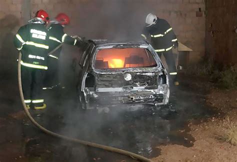 Carro Pega Fogo E Fica Destru Do Em Mato Grosso S Not Cias