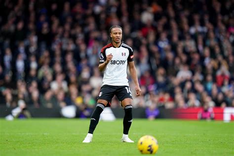 Bobby De Cordova Reid Offered New Two Year Contract By Fulham The