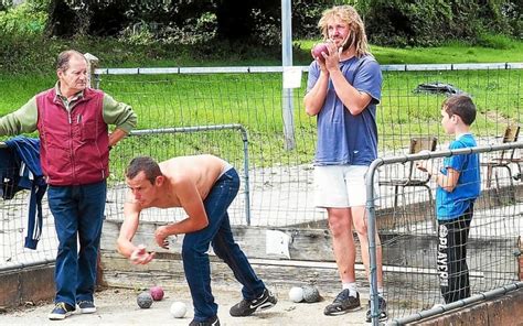 Club De Football Doublettes Au Concours De Boules Le T L Gramme