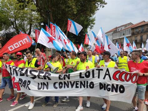 Traballadores As De Urbaser Santiago Manif Stanse Por Un Convenio Digno