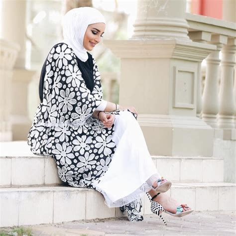 Hot Sexy Dalal Al Doub Bikini Pics