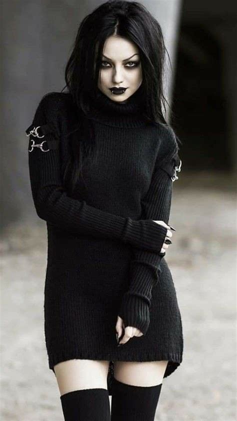 Pin By Antonio Alberto Aguirre Torrad On Bad Girls Gothic Outfits Hot Goth Girls Goth Outfits