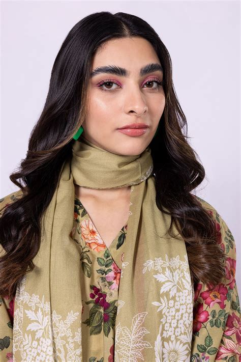 Buy Fabrics 3 Piece Suit | 8.40 USD | 1001757423 | Khaadi Global