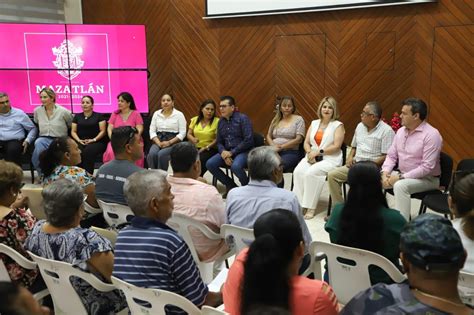 Dan certeza jurídica a 103 familias de Mazatlán al entregarles