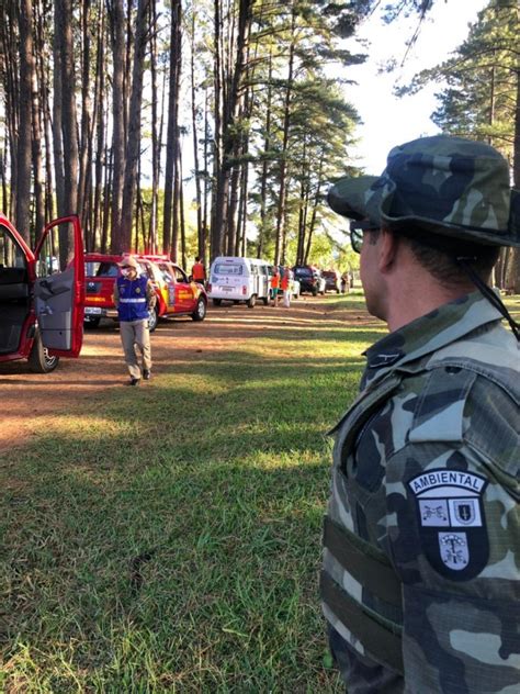 Polícia Militar faz orientações à população e reforça presença nas ruas