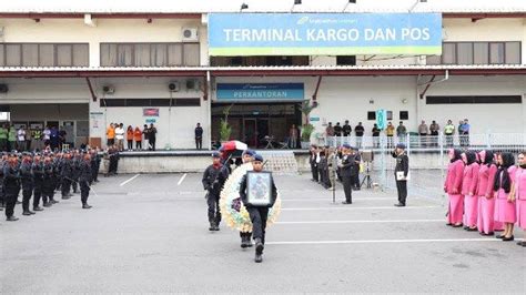 Gubernur Khofifah Berbelasungkawa Atas Gugurnya Brimob Asal Trenggalek