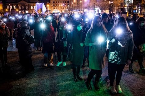 Protest na placu Wolności w Poznaniu po śmierci kobiety w ciąży Macie