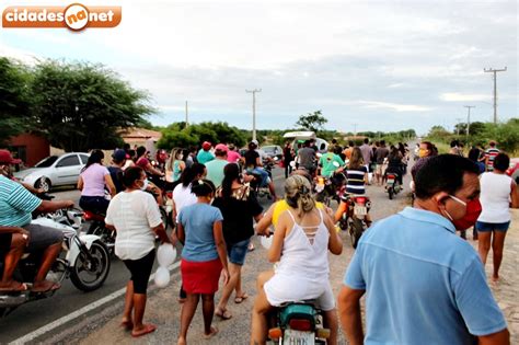 Sob Forte Como O Crian A De Anos Assassinada A Tiros Sepultada Em