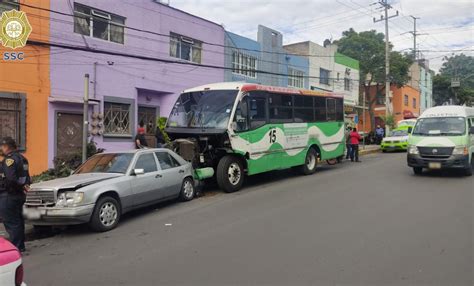 Choca Camión De Pasajeros Contra 6 Vehículos En Ao 9 Lesionados