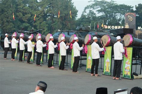 Tim Rampak Bedug Yonbekpal Marinir Semarakkan Gema Takbir Sholat Idul