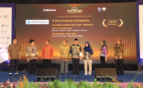 Bupati Kotabaru Dianugerahi Penghargaan Top Pembina Bumd Awards 2023