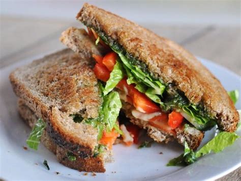 Hummus and Veggie Sandwich Recipe and Nutrition - Eat This Much