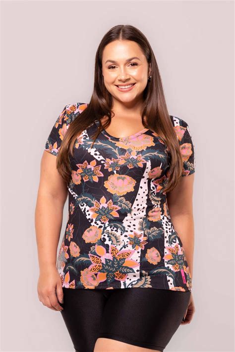 Blusa Canelada Manga Curta Estampa Onça Floral E359 Hipy