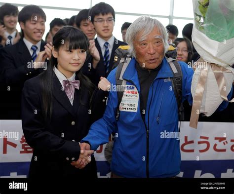 Eighty Year Old Japanese Climber Yuichiro Miura Right Who Became The